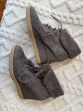 Dana Buchman Brown Suede Lace-Up Ankle Boots with Shearling Cuff